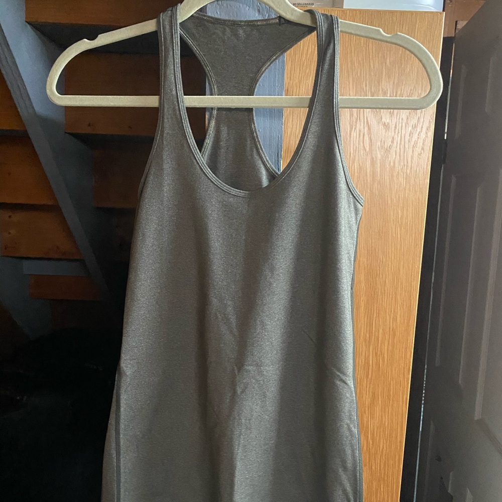 Lululemon top
